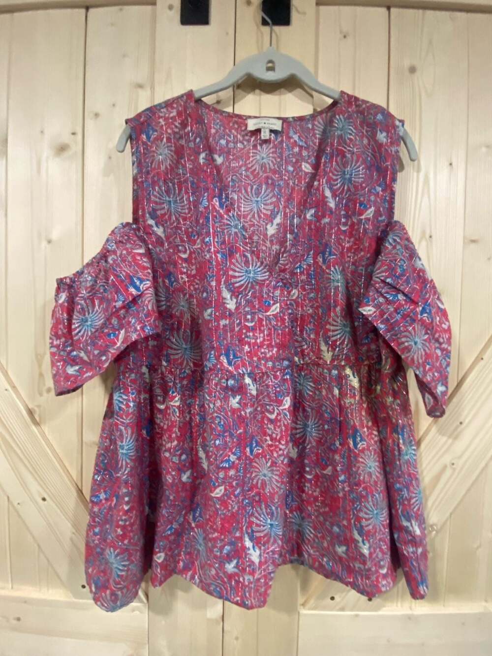 Lucky Brand Pink Blue Floral Cold Shoulder V-Neck Peplum Metallic Blouse